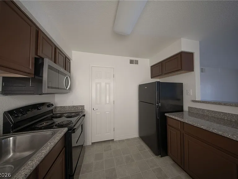 2606 S Durango Dr #248 — Photo 7