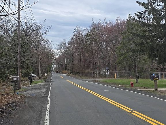 4th image of 262 Ridge Rd