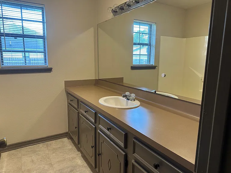 209 Cherry St — Photo 3