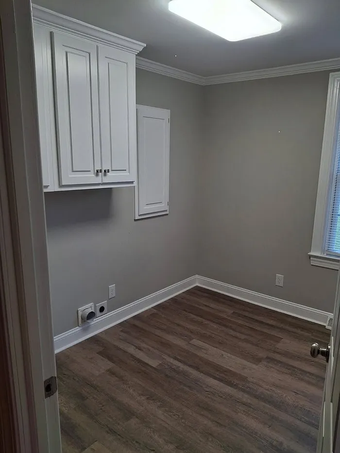 3 bed, 2.5 bath, 2029 sqft, $2,050 — Photo 3