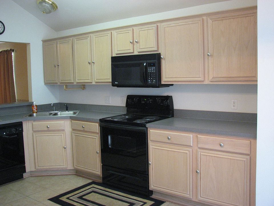 2nd image of 100 Myra Lynn Ln