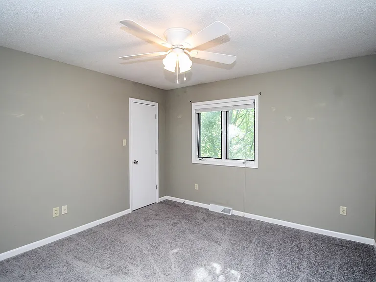117 Hollyridge Ln — Photo 10