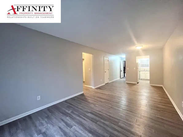 8609 Holmes Rd #202, Kansas City, MO 64131
