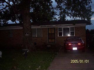 2nd image of 304 W Oak St
