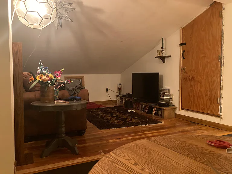 9 B St — Photo 11