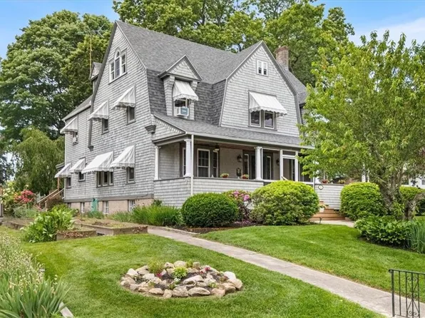 59 Woodland Rd, Woonsocket, RI 02895