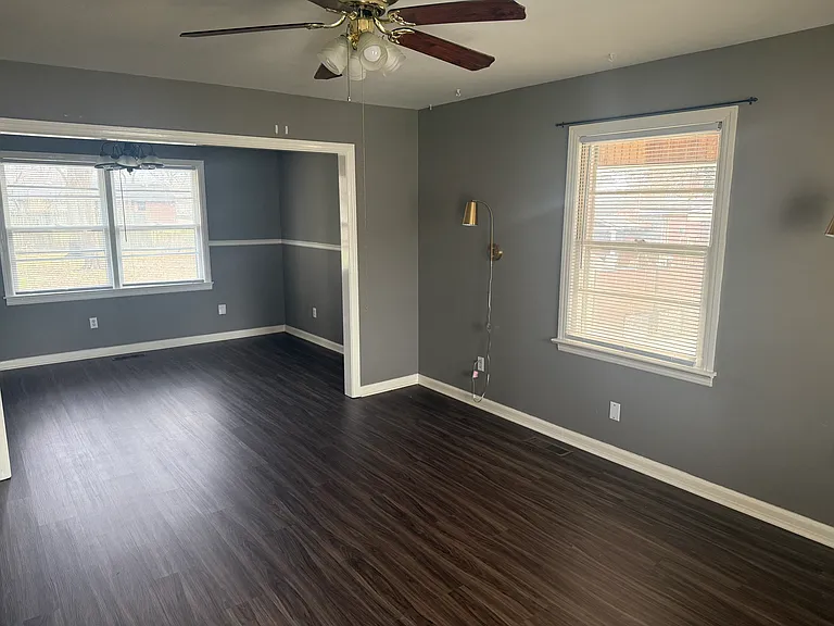 2602 Waltham Dr NE — Photo 4