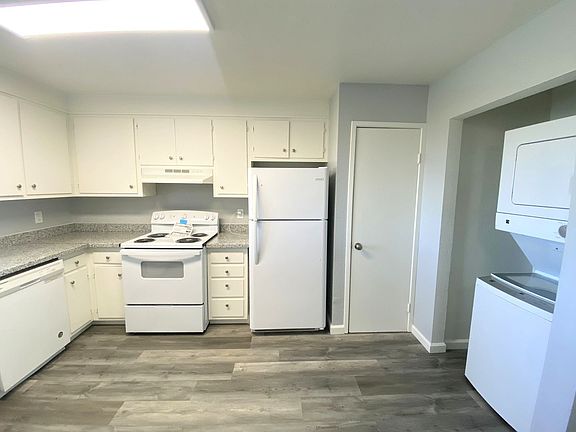 4th image of 112 E 6th St #6-4