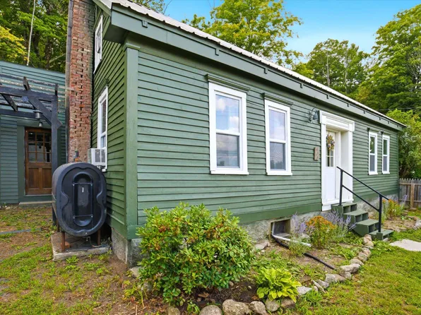 622 2nd NH Turnpike, Hillsborough, NH 03244