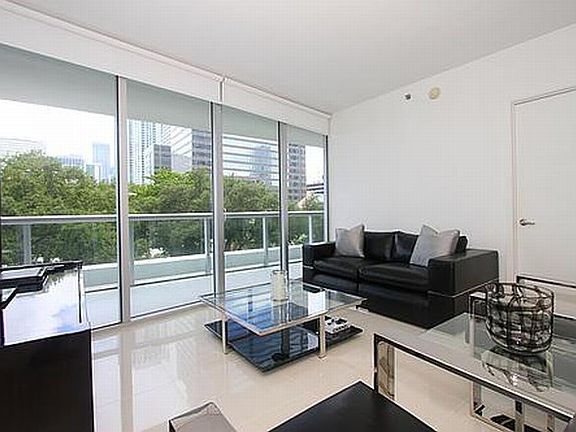 4th image of 495 Brickell Ave APT 405