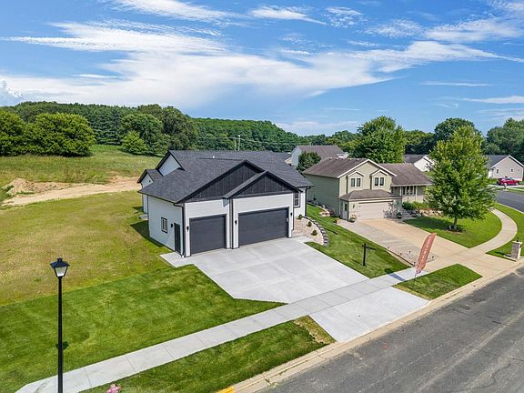 2nd image of 935 Hay Creek Trail