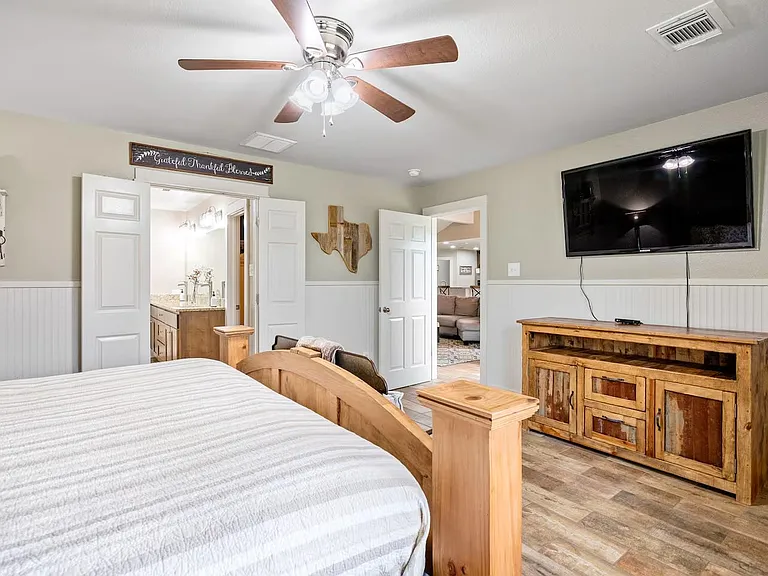 801 John Knox Rd — Photo 12