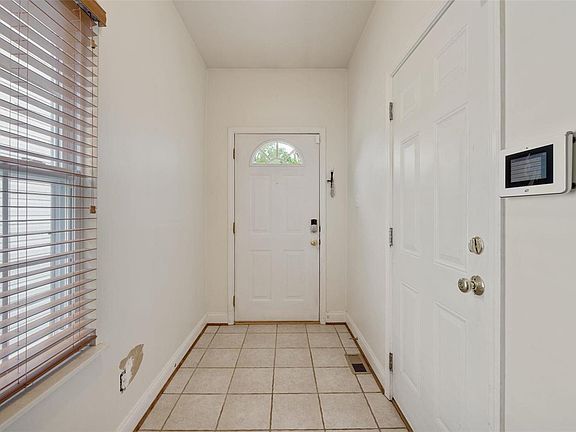 4th image of 7125 Picadilly Ave