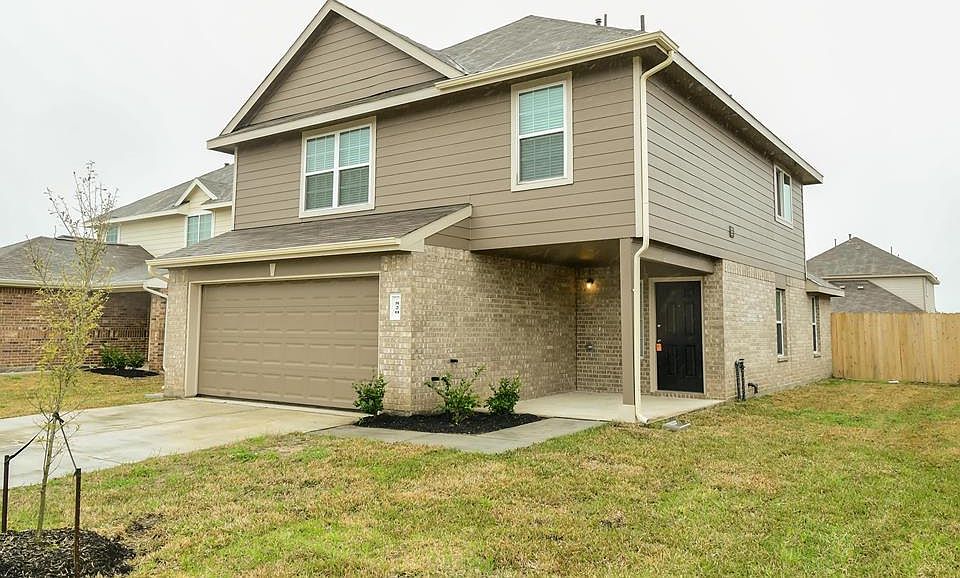 1st image of 820 Canton Grass Ln