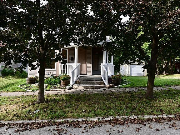 2nd image of 1418 Grove St