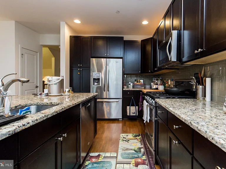 207 Brinley Ct — Photo 1