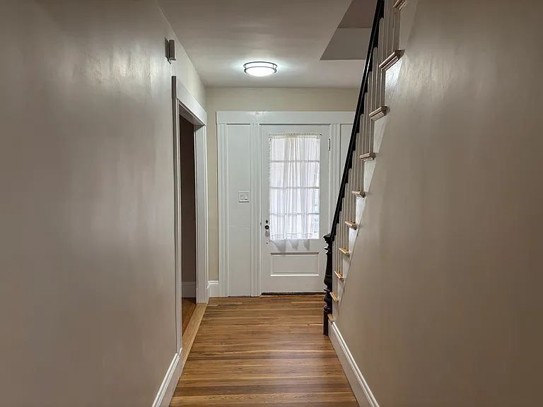 12 Fairlawn Rd — Photo 2