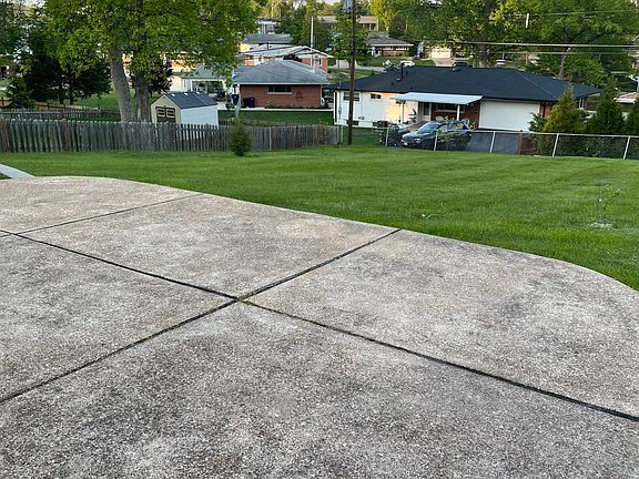 5th image of 8828 Crest Oak Ln