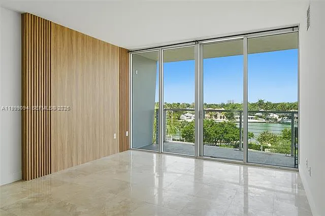 6305 Indian Creek Dr #5D — Photo 4