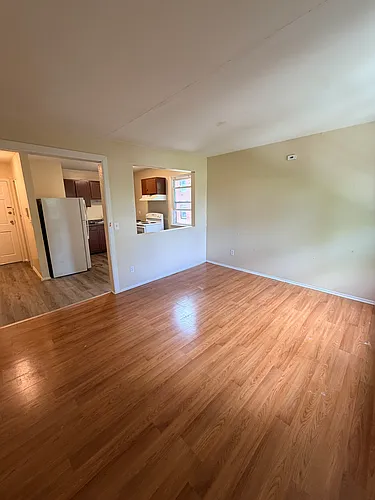 240 Sheffield Ave Photo 1