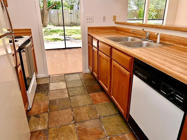 13356 Water Oak Ln #B — Photo 8