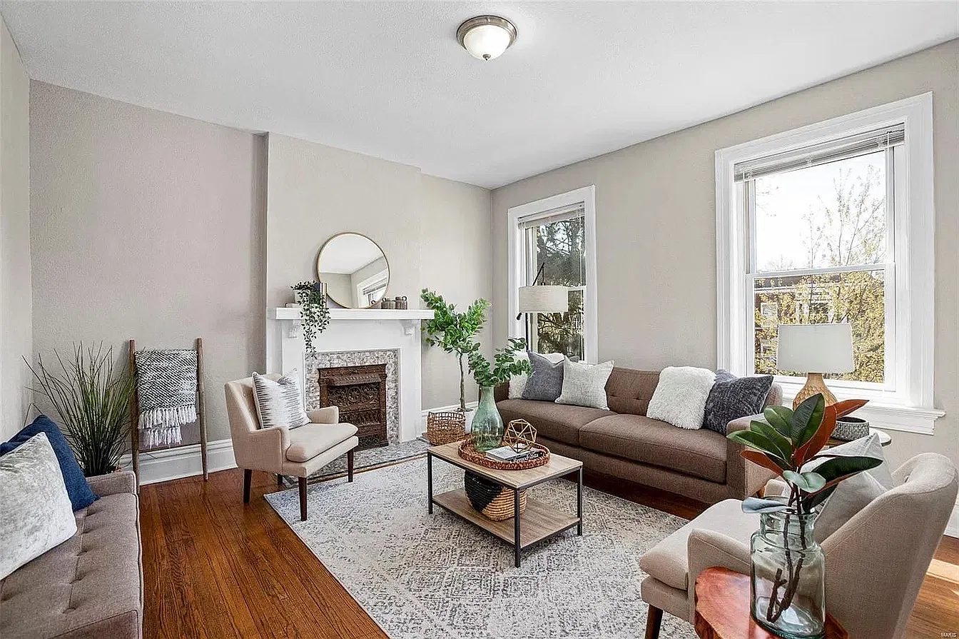 3 bed, 1220 sqft, $1,695 — Photo 2
