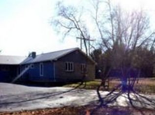 345 River Rd, Topsham, ME 04086