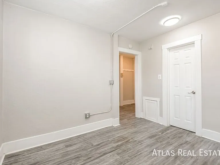 970 N Pearl St #10 — Photo 9