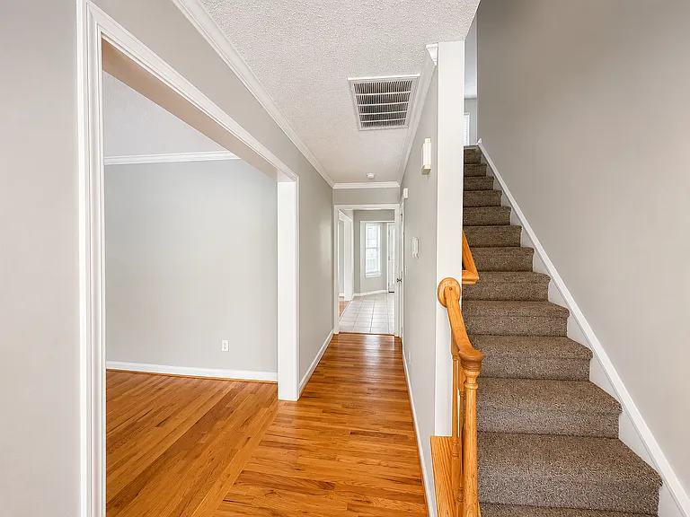 1411 Deer Spring Ct — Photo 9