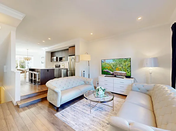 15230 Guildford Dr #130, Surrey, BC V3R 0C8
