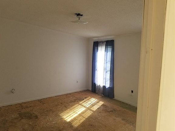 4th image of 1068 W Highway 25 70