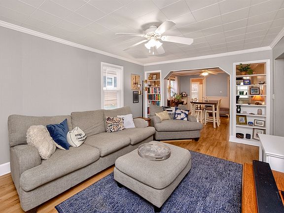 3rd image of 5606 Ovid Ave