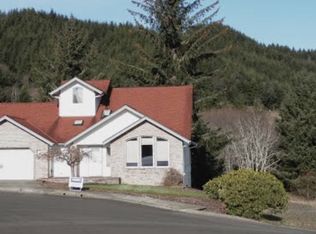 144 Providence Dr, Reedsport, OR 97467