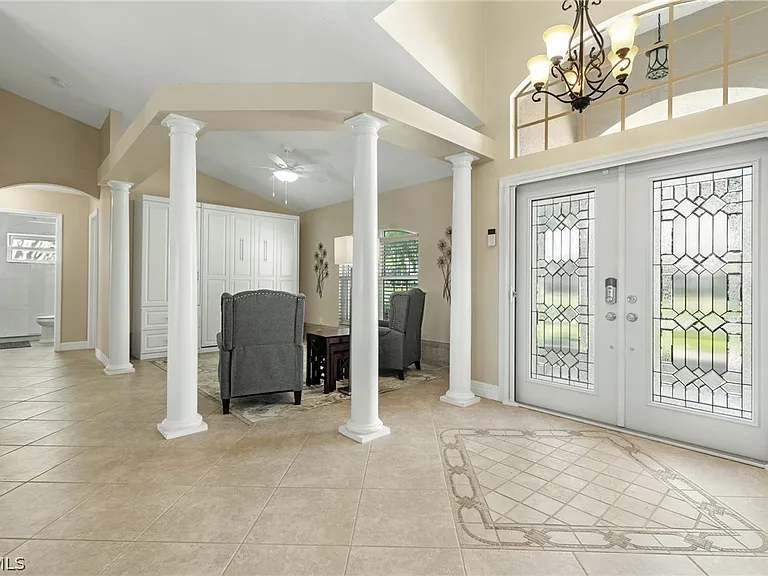 2013 SW 31st Ter — Photo 3