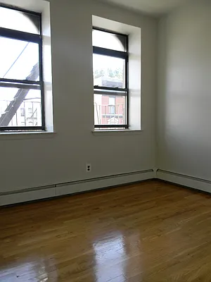 Rented by DSA Realty | media 32