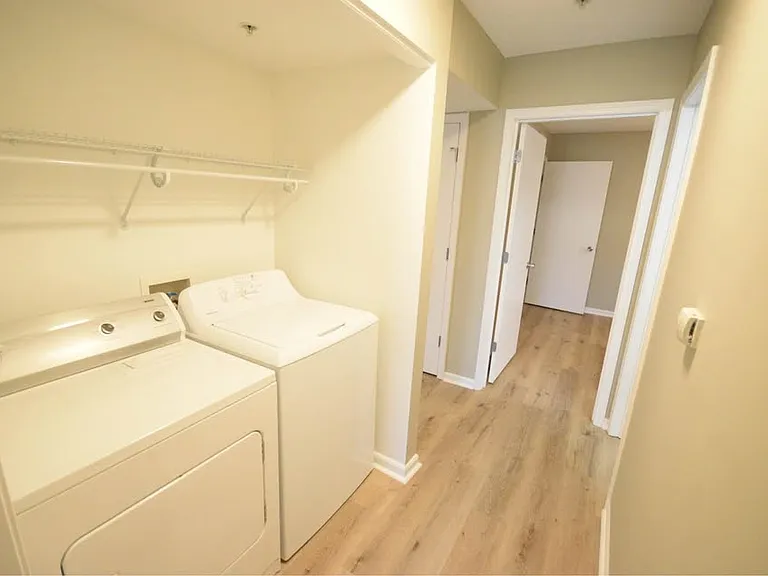 1150 E 51st St #2C — Photo 4