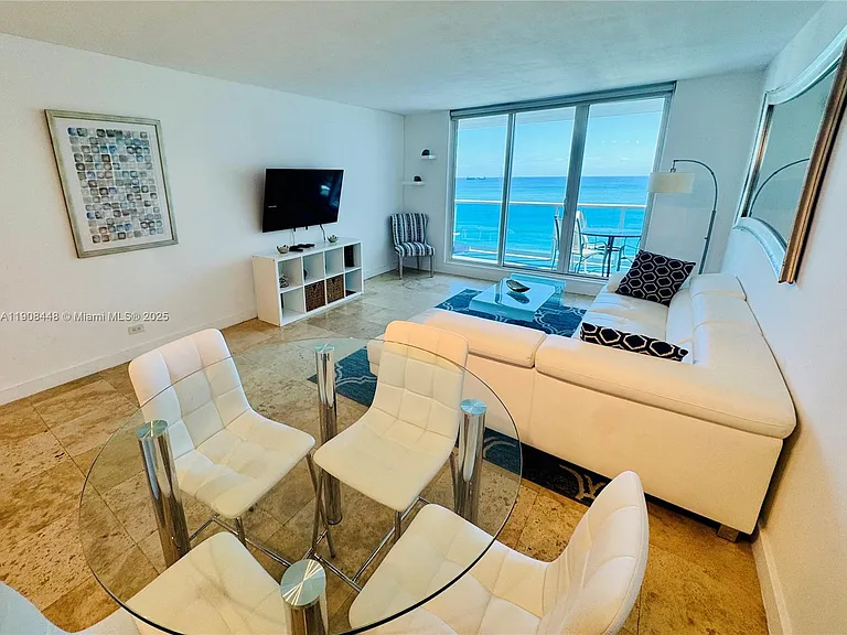 2301 Collins Ave #1525 — Photo 16