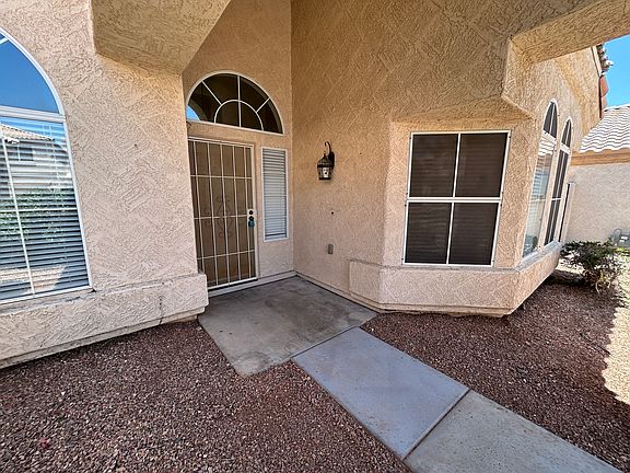 5th image of 11109 W Amelia Ave