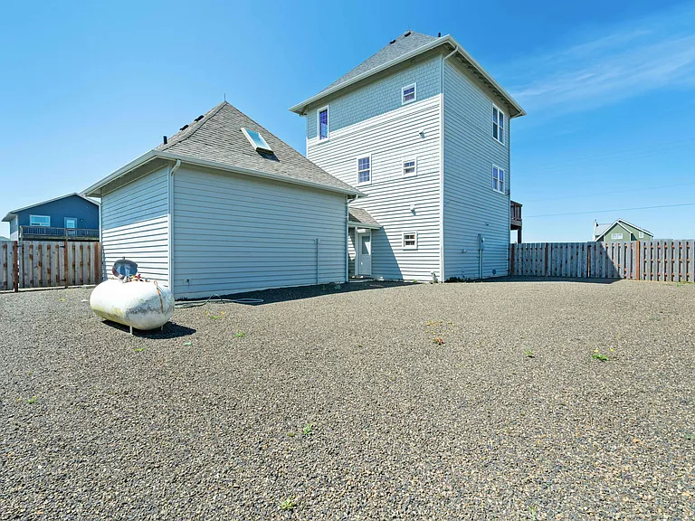1140 Ocean Shores Blvd SW — Photo 36