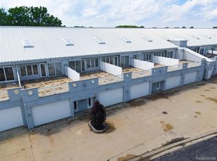 53 Sea Ray Blvd, Harrison Township, MI 48045