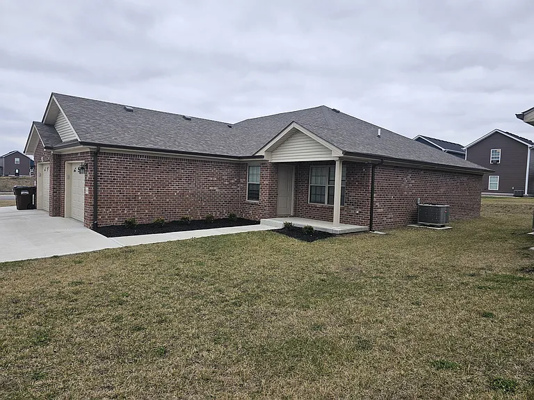 388 Anna Hume Blvd — Photo 2
