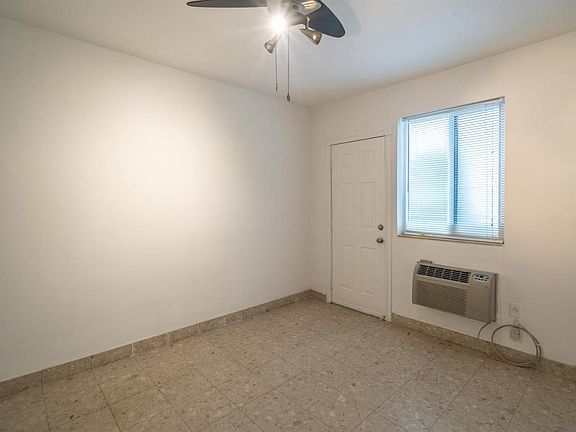 4th image of 7130 Carlyle Ave Unit 2A-7130-2A