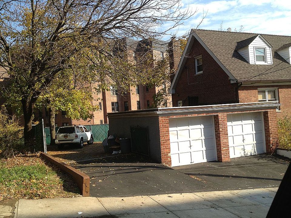 2nd image of 193 Scott Ave