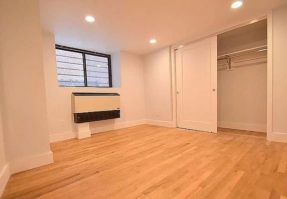 4th image of 207 E 37th St #1GG