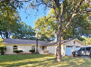 311 Casas Del Sur St, Granbury, TX 76049