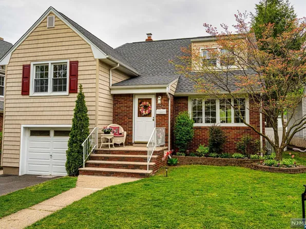 151 Kipp Ave, Hasbrouck Heights, NJ 07604