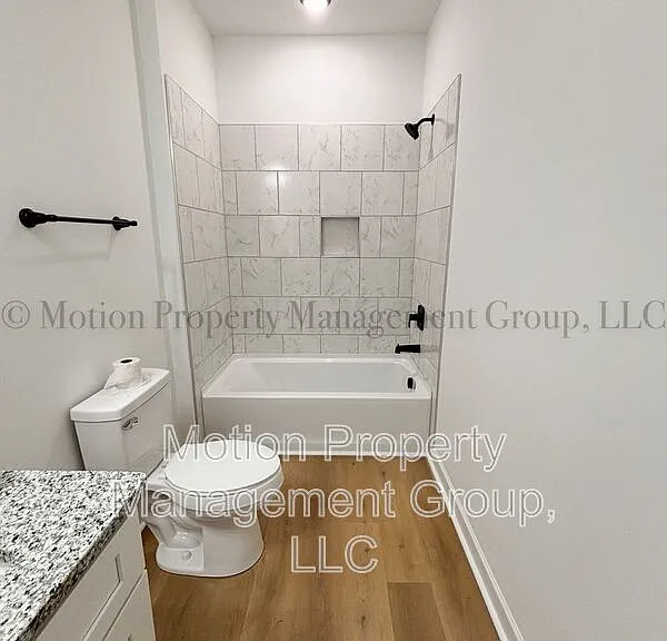 1121 Wilmington Ave — Photo 8