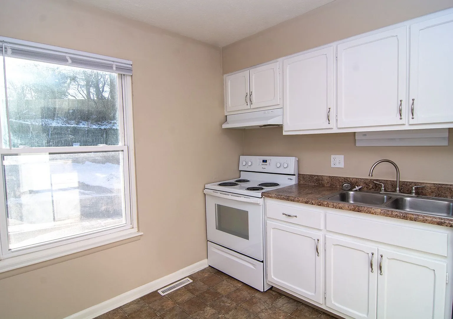 Whispering Pines Townhomes — Photo 2