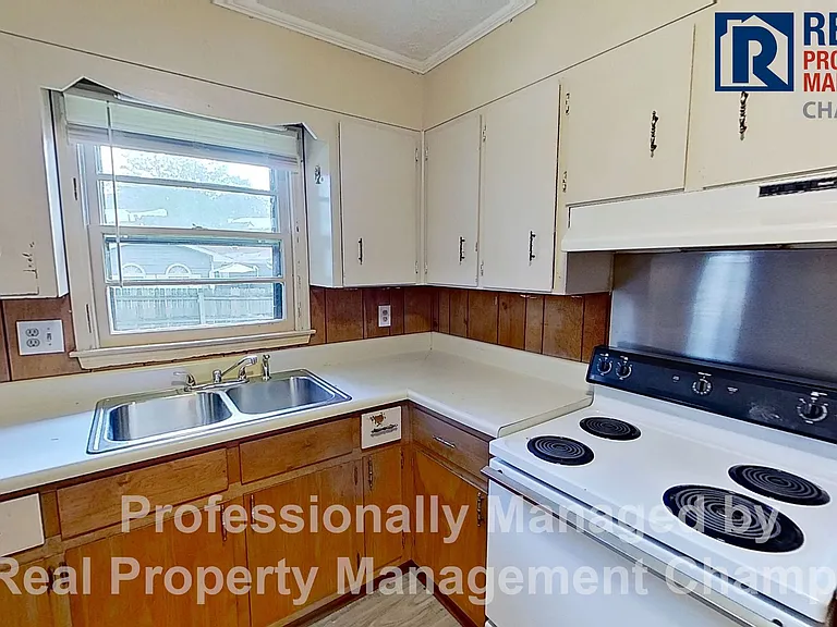 209 Sycamore St — Photo 8