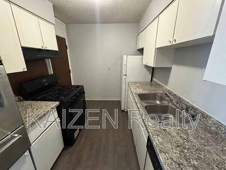 151 N Belvedere Blvd #12 — Photo 4